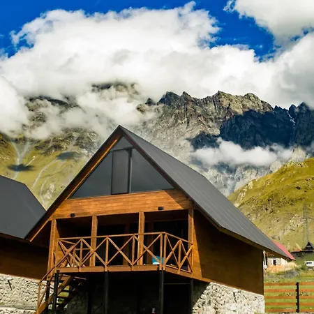 Cliffside Cottage Kazbegi Exterior photo