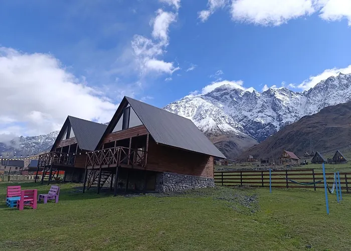 Cliffside Cottage Kazbegi